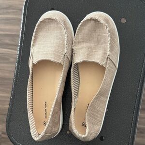 Women's Casual Slip-On Shoes - Tan